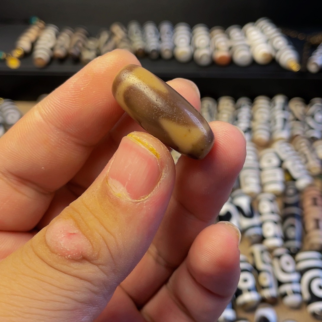 玛瑙/玉髓颈饰未镶嵌s****?