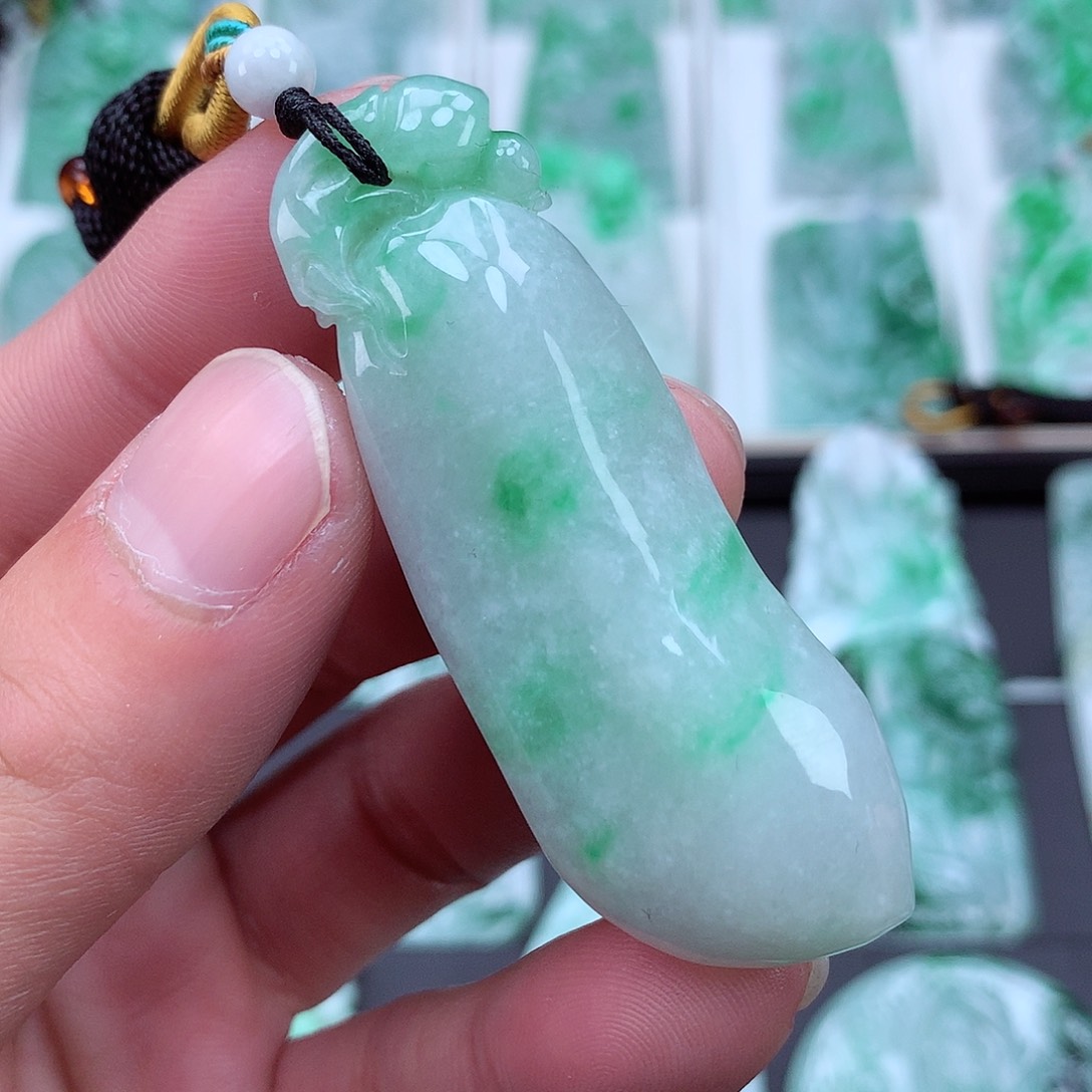 翡翠颈饰未镶嵌翡翠吊坠