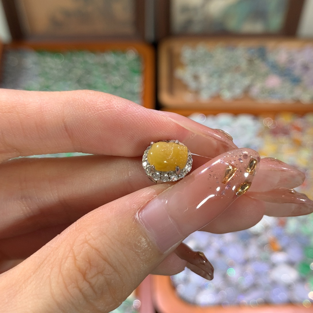 快****颈饰未镶嵌翡翠翡翠