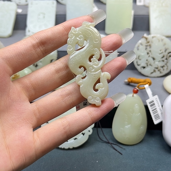 和田玉未镶嵌颈饰王****8