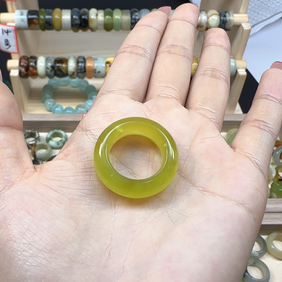 蛇纹石玉岫玉戒指默认微瑕内径17.2合金?****?