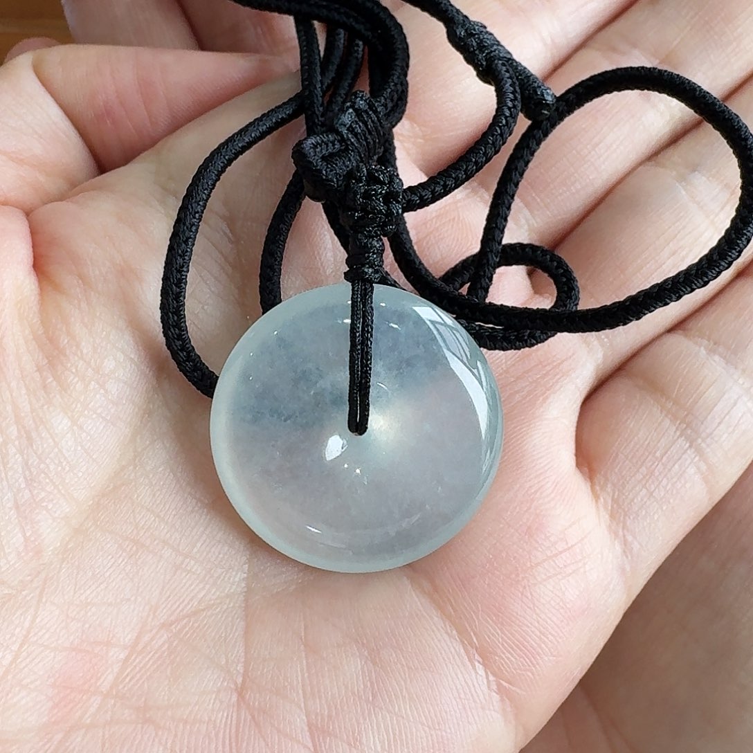 翡翠颈饰未镶嵌平安扣