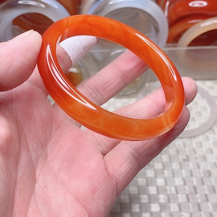 玛瑙/玉髓手镯未镶嵌