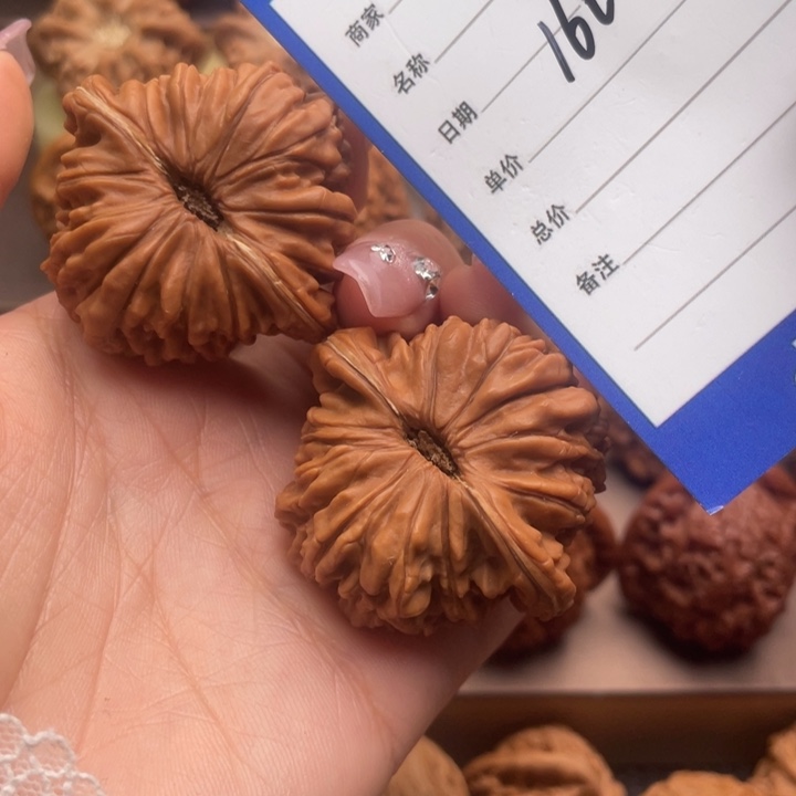 文玩核桃吊坠160号42平谷楼