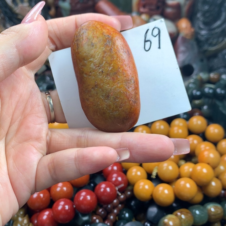 透闪石质玉未镶嵌珠宝奇石