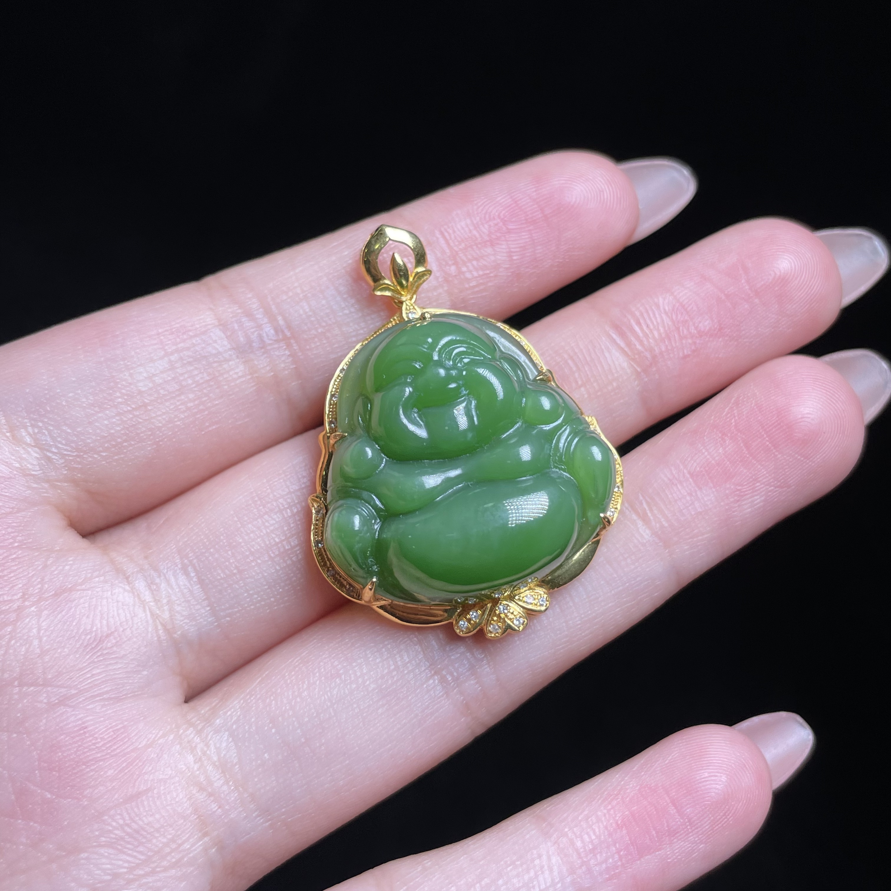 L【玉氏珠宝】18k和田碧玉佛公吊坠-约25*10mm多样性发一 CAN120015