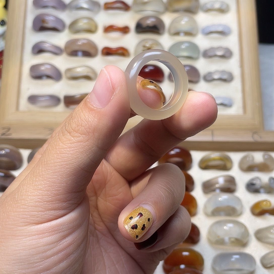 7***1玛瑙/玉髓合金戒指A12港17内径18.4不退换