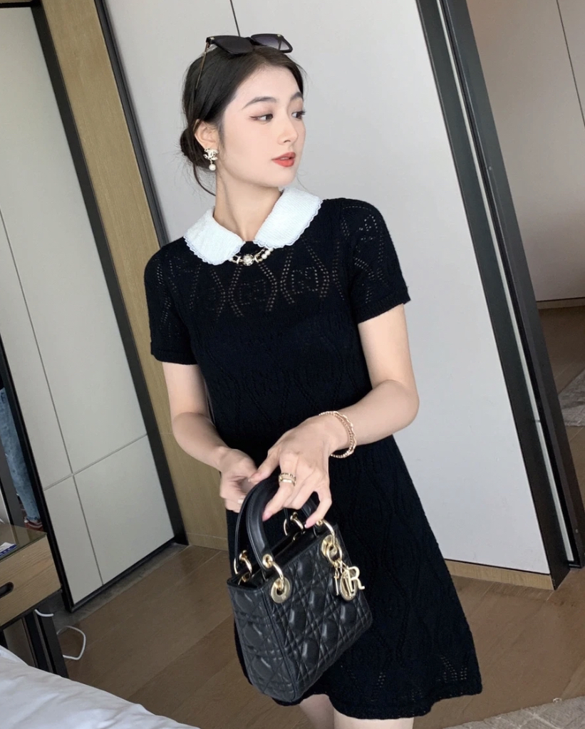 99新 GUCCI/古驰  zz077 桑蚕丝 亮片娃娃领暗纹logo连衣裙 S码