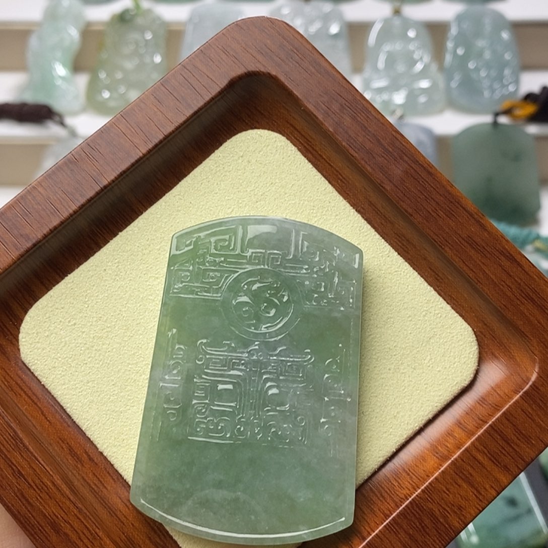 翡翠未镶嵌颈饰仿古无事牌