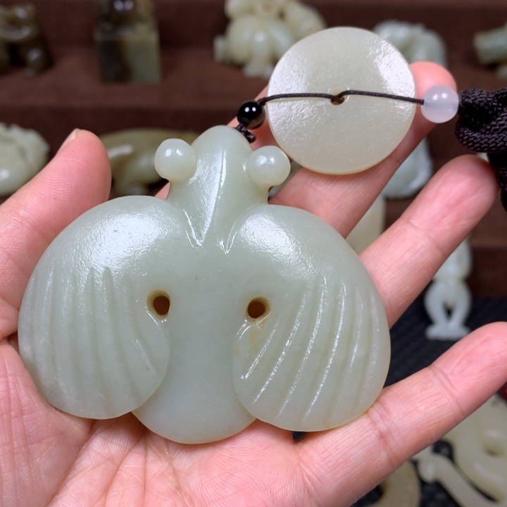 和田玉未镶嵌把件