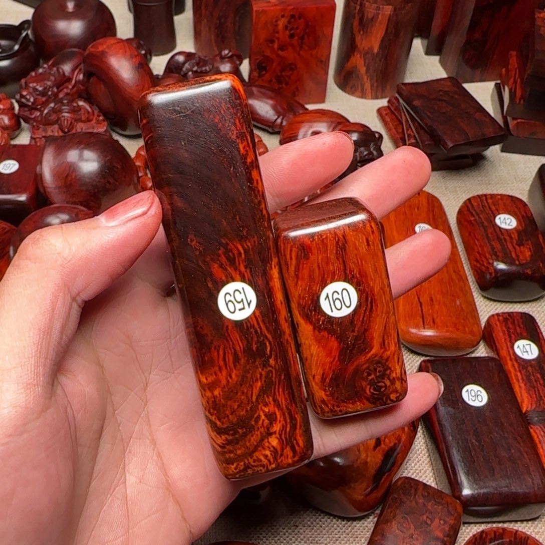 檀香紫檀（小叶紫檀）秋*…