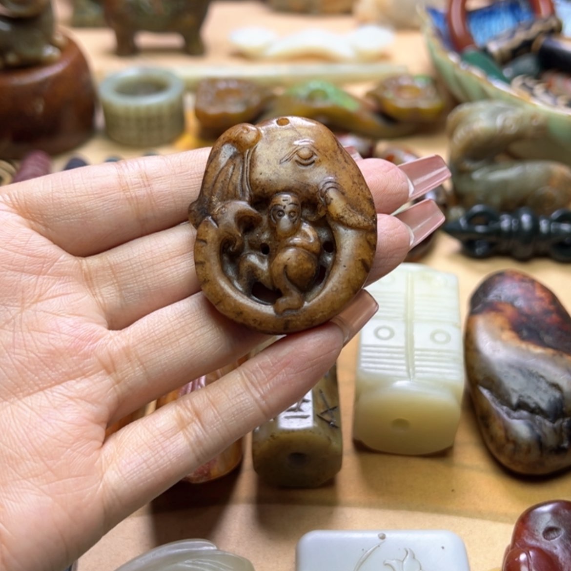 【闪购商品】蛇纹石玉颈饰未镶嵌