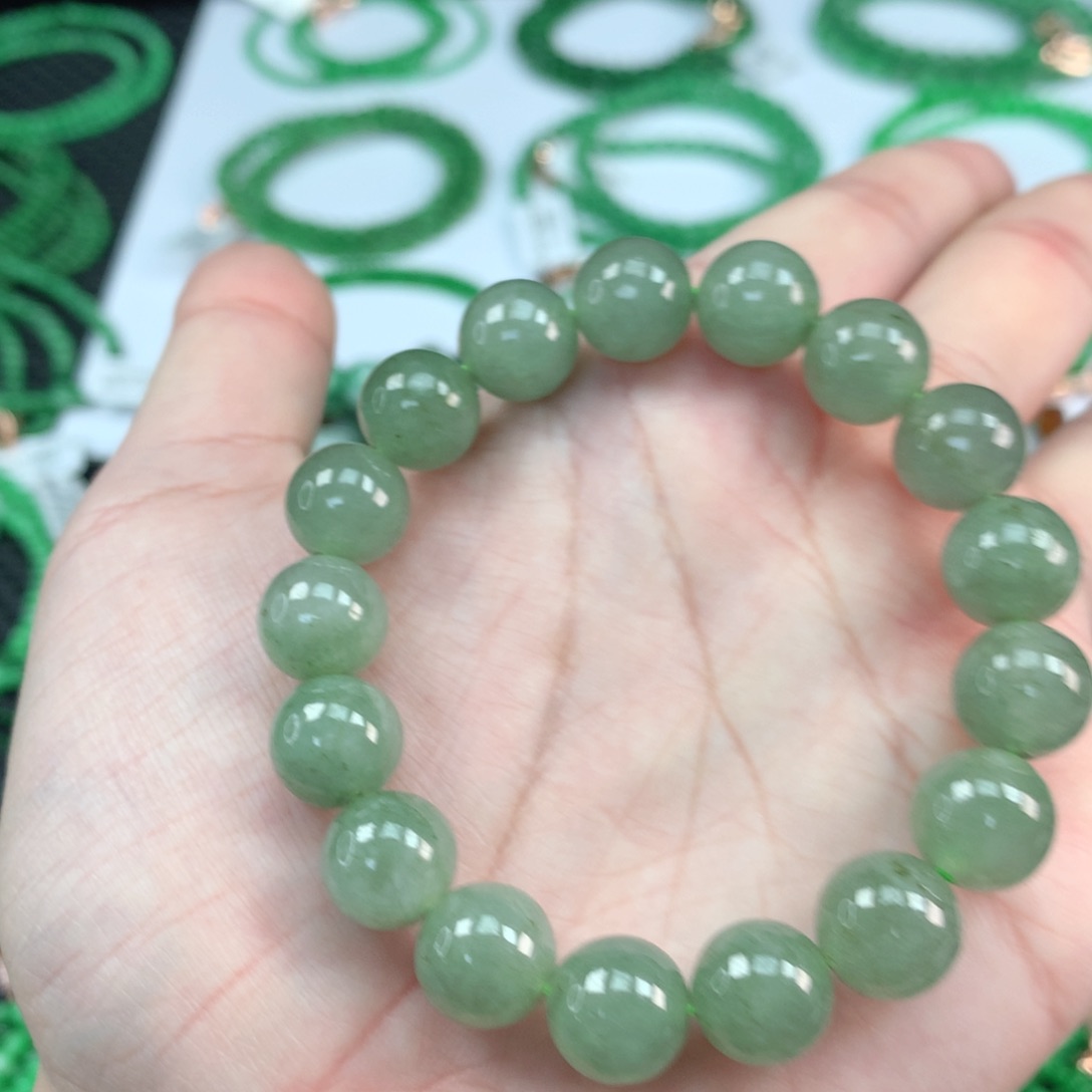 翡翠手链未镶嵌翡翠