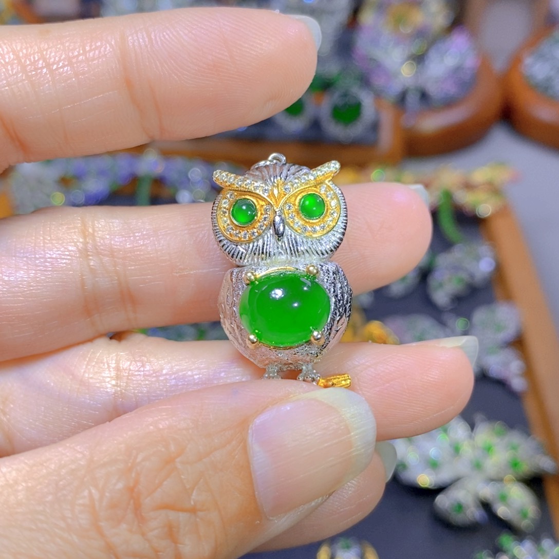 翡翠颈饰银S925镶嵌天然翡翠