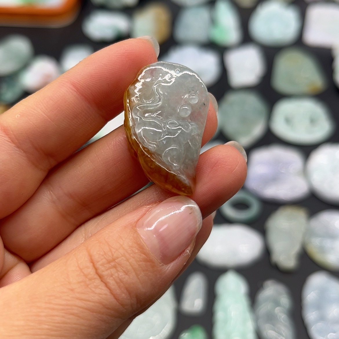 【闪购商品】翡翠颈饰未镶嵌老鼠