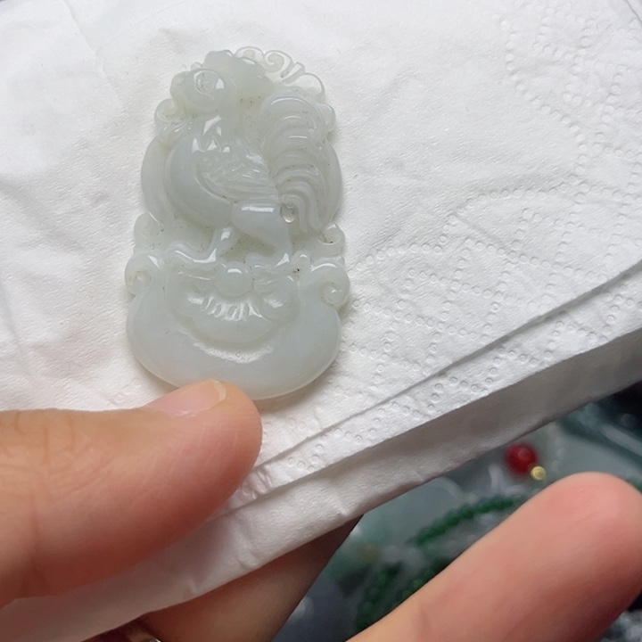 翡翠未镶嵌颈饰挂件