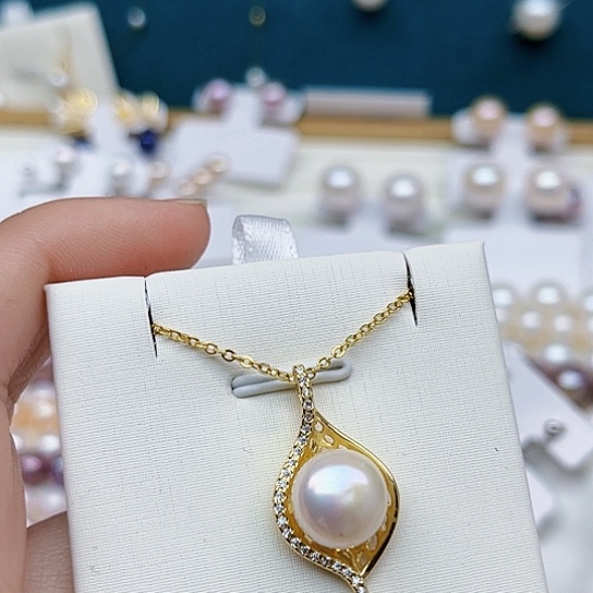 淡水珍珠吊坠(赠链)未镶嵌