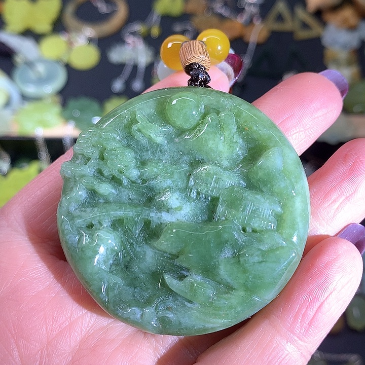 蛇纹石玉颈饰未镶嵌