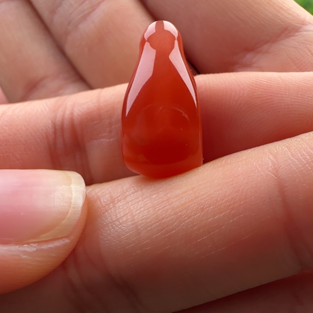 南红玛瑙未镶嵌三通：9.6大黑洞正水红品质 满红砂有白纹