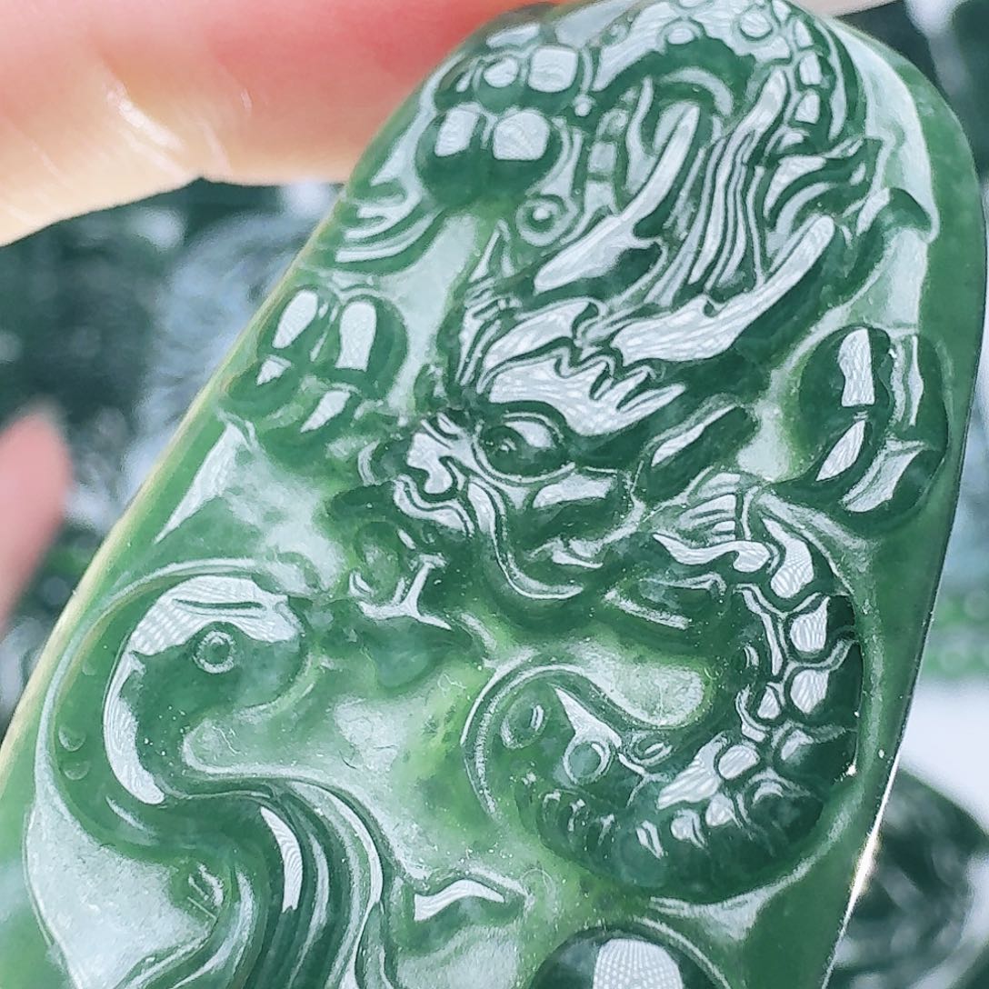 翡翠未镶嵌颈饰111