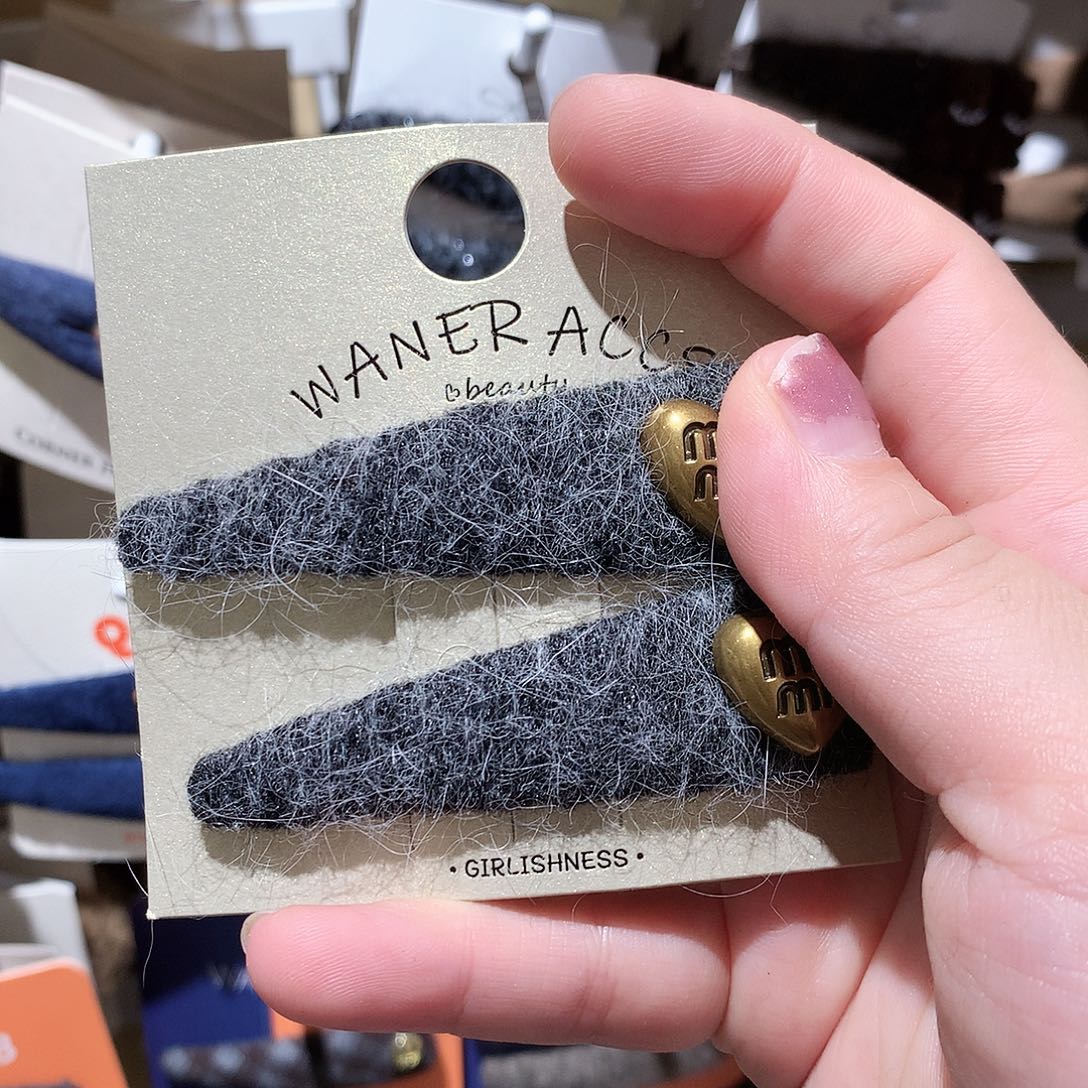 布艺非金属灰色金爱心字母拜拜