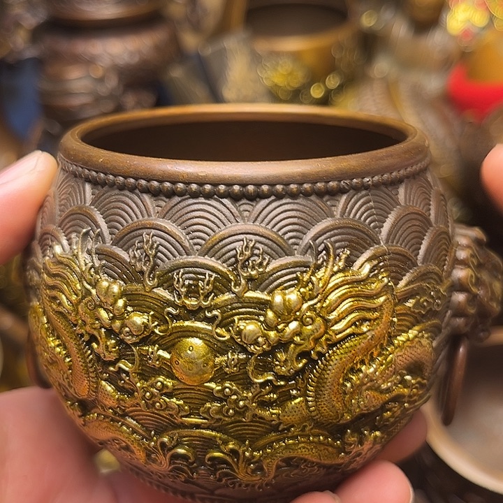精美铜器批发档口
