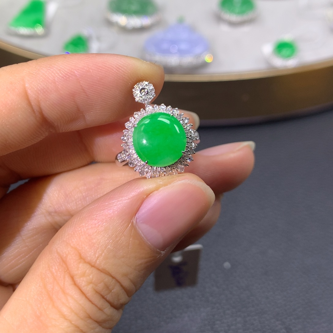 翡翠戒指18K金镶嵌只****6翡翠