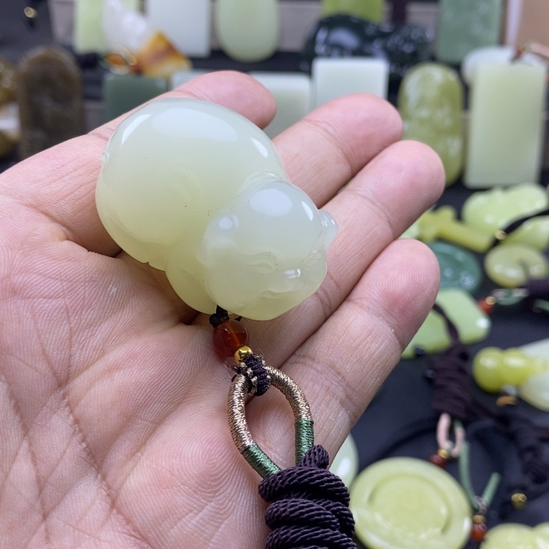 和田玉未镶嵌颈饰