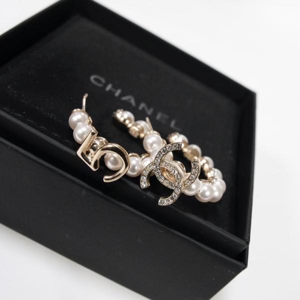 Chanel 闪钻双C5字珍珠耳钉
