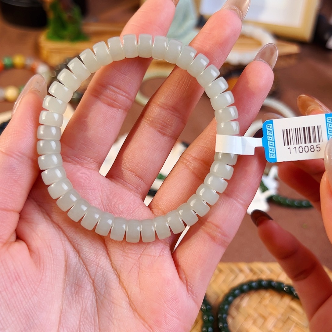 和田玉未镶嵌手串