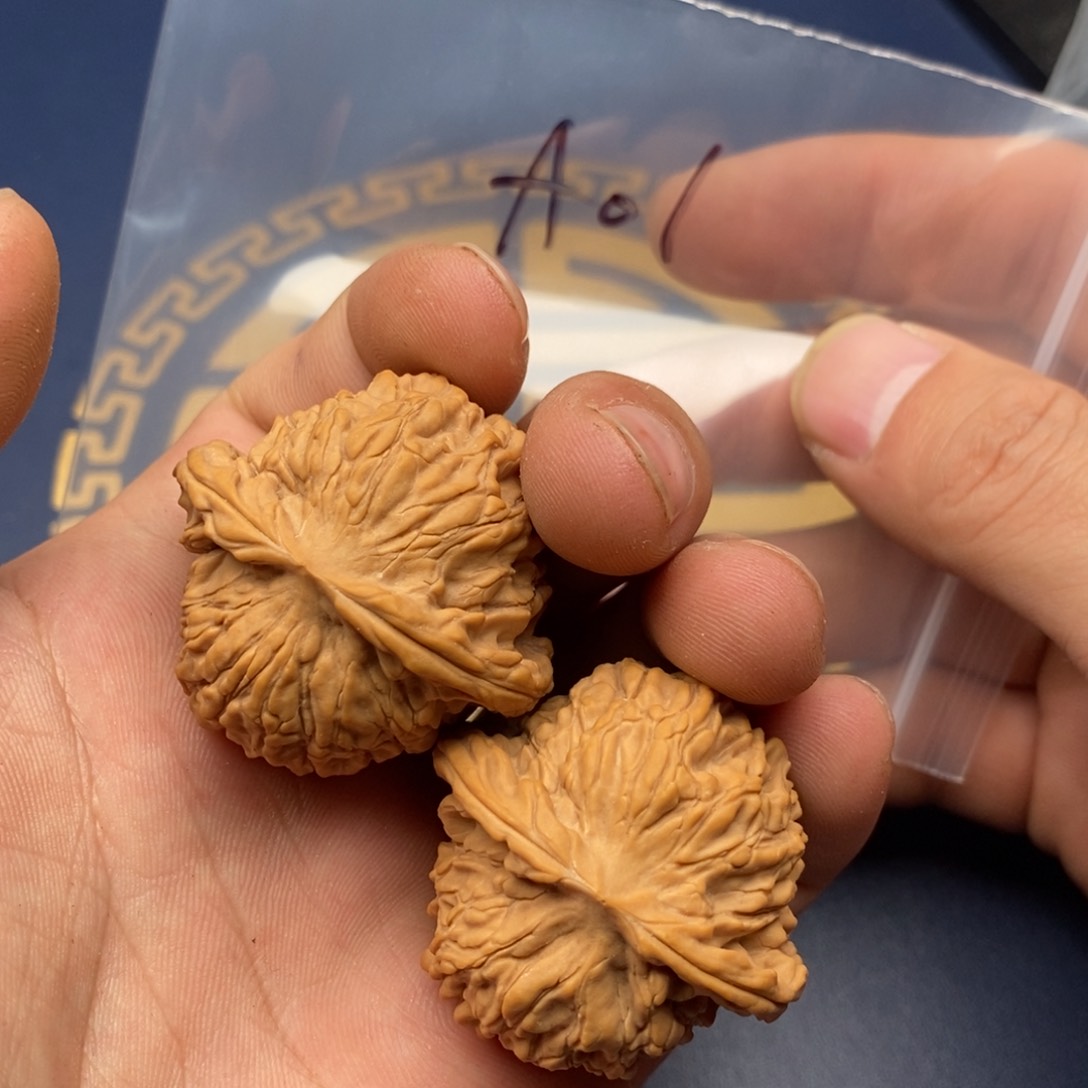 文玩核桃把件黄杆01