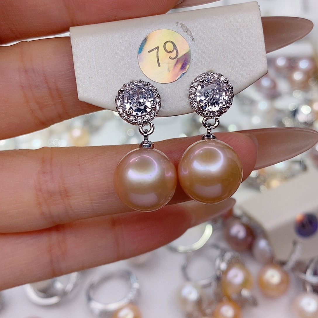 一***啊银S925镶嵌耳饰淡水珍珠