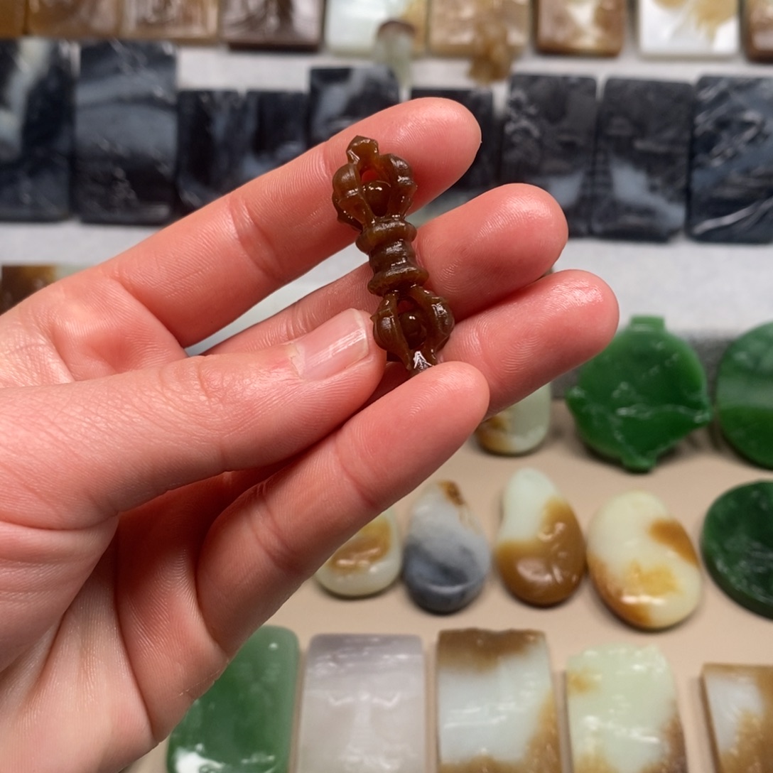 和田玉（糖玉）颈饰未镶嵌