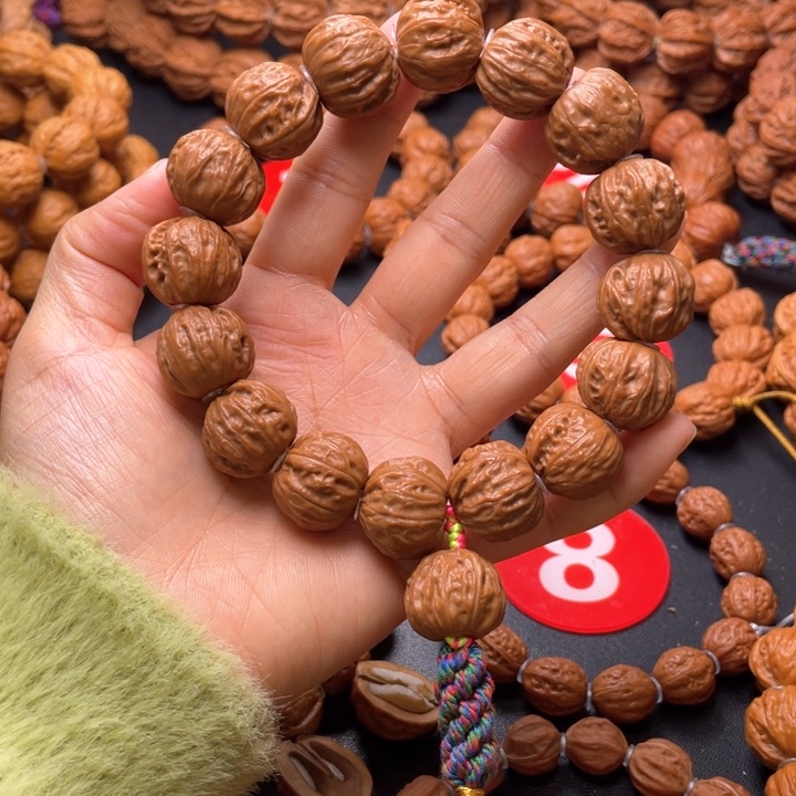 文玩核桃吊坠树王