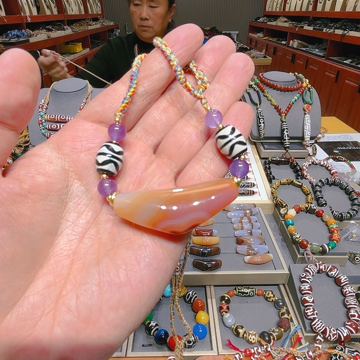 未镶嵌玛瑙/玉髓珠宝奇石