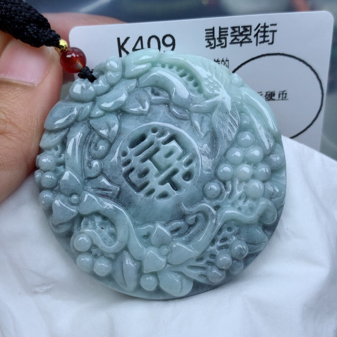 翡翠颈饰未镶嵌牌子