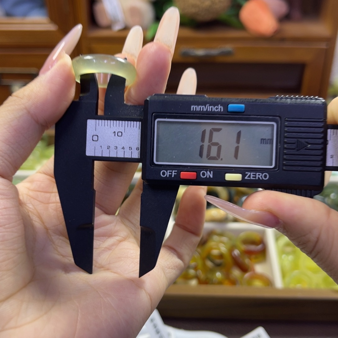 蛇纹石玉未镶嵌手镯144