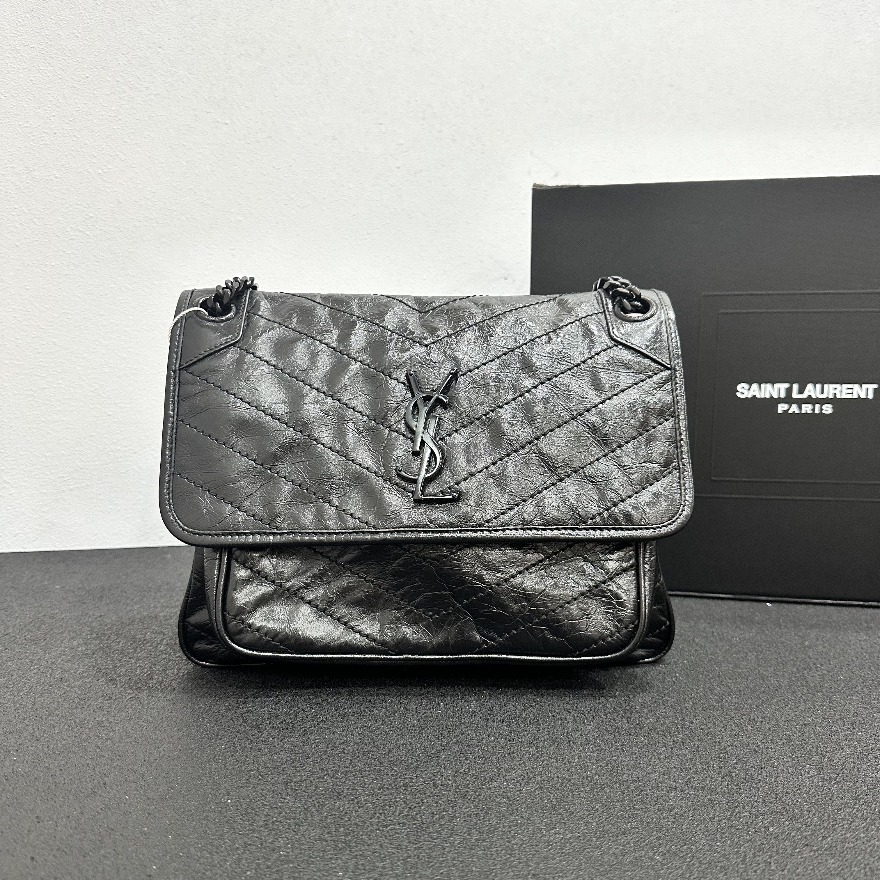 未使用 YSL/圣罗兰 壹所奢品/YSL niki 中号 黑标 新款 闲置 元旦