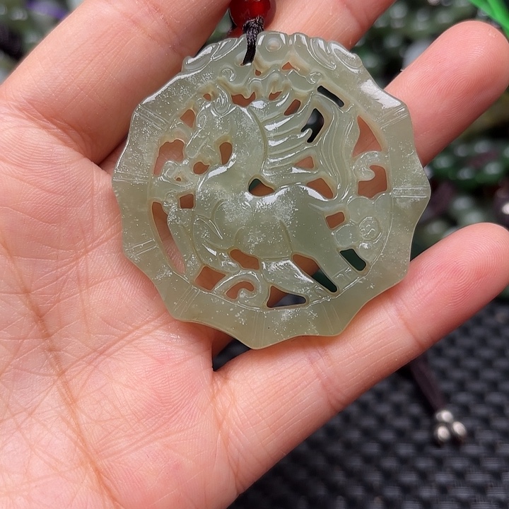 和田玉未镶嵌颈饰