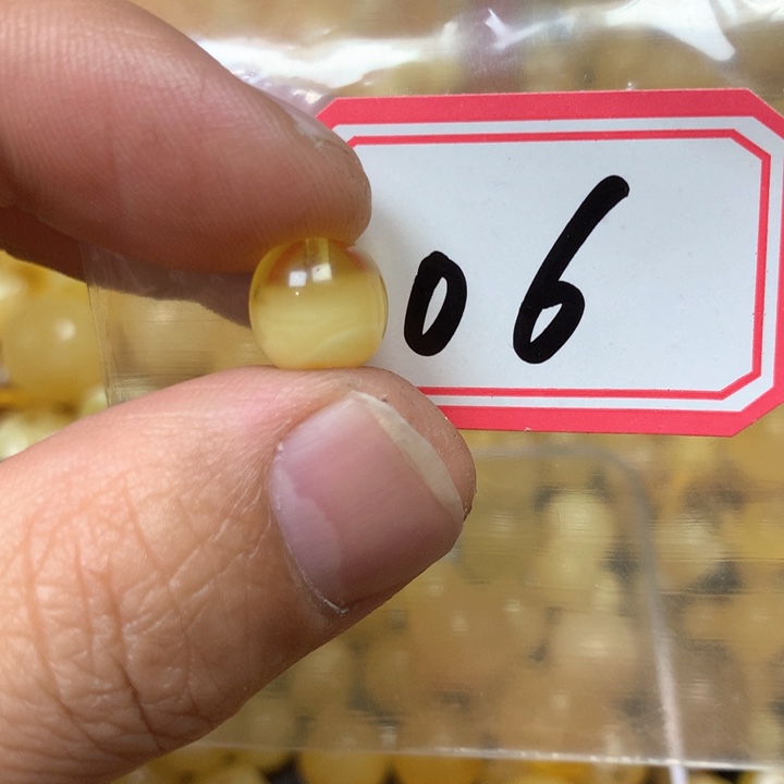 琥珀未镶嵌珠宝奇石9.7