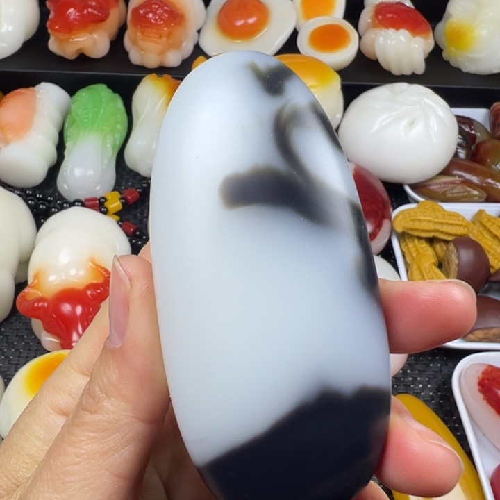 新疆戈壁五彩石金丝