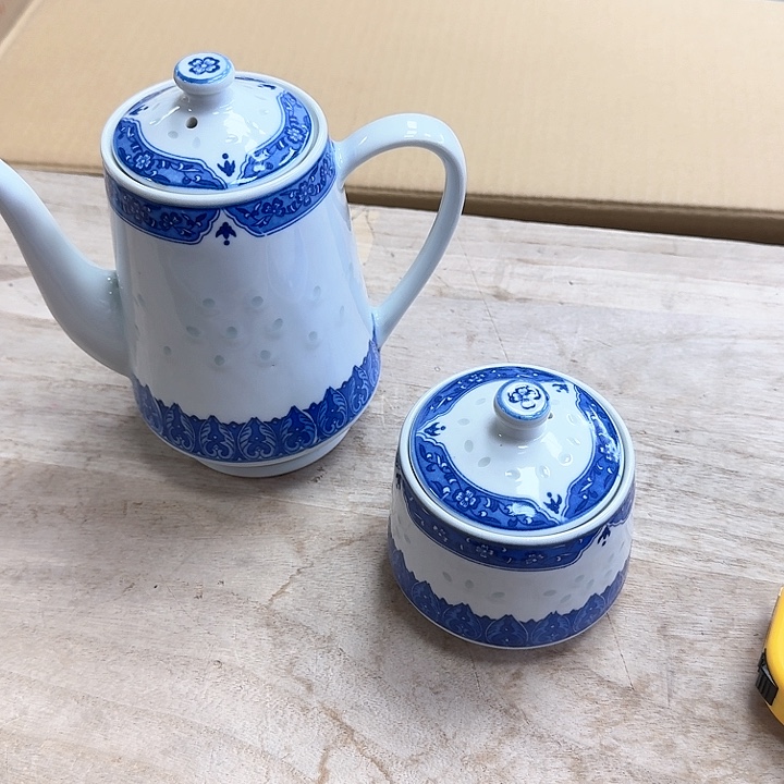 瓷片瓷器。                 