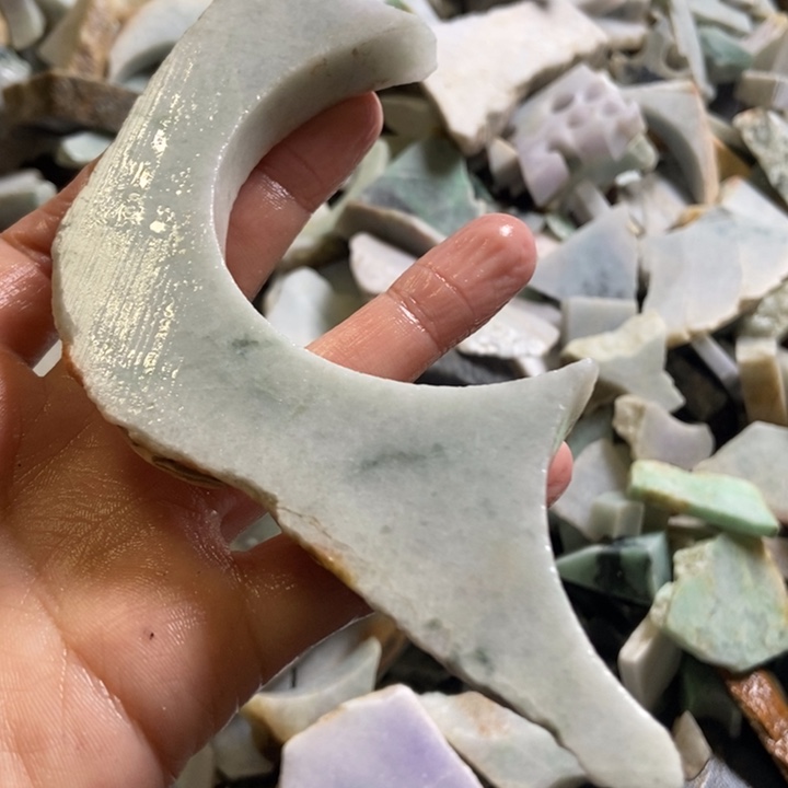 翡翠颈饰未镶嵌天然翡翠