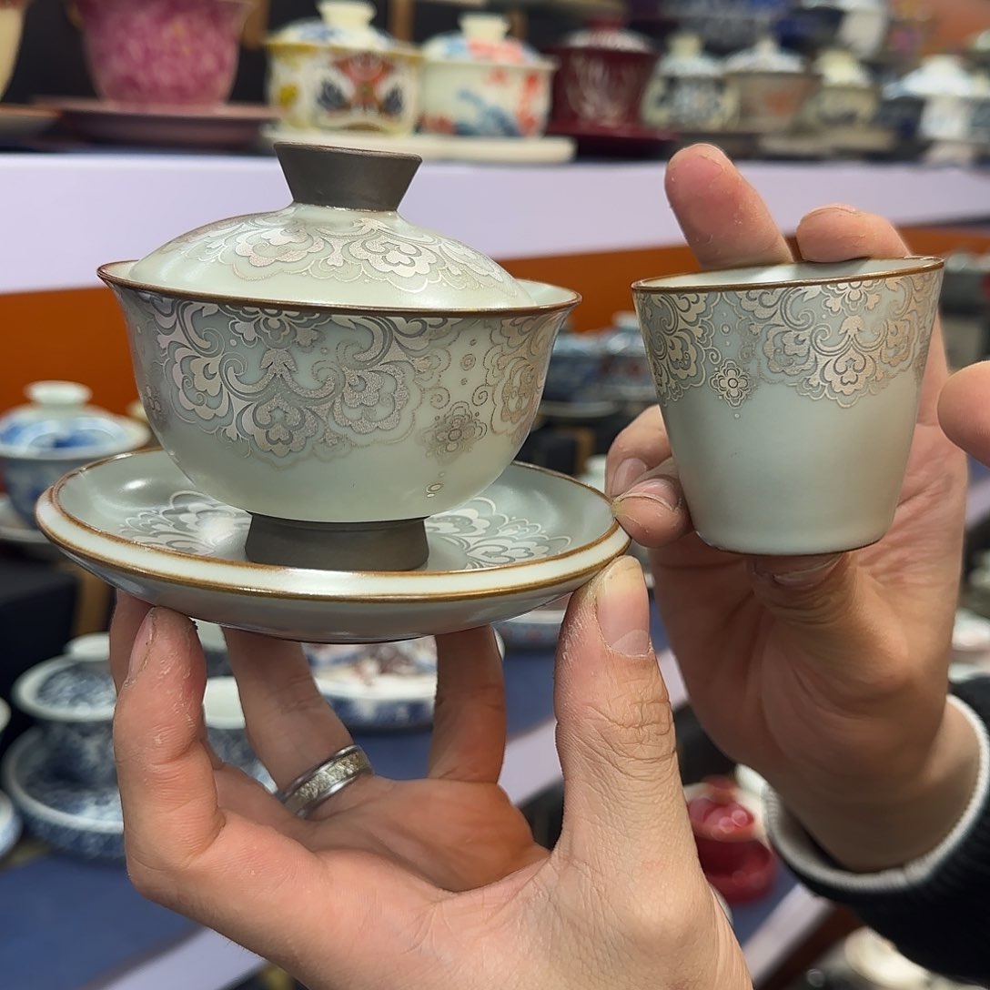 你在干什么啊你在干嘛呢你不说话