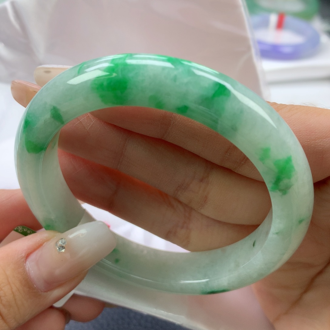 翡翠手镯未镶嵌56.8正