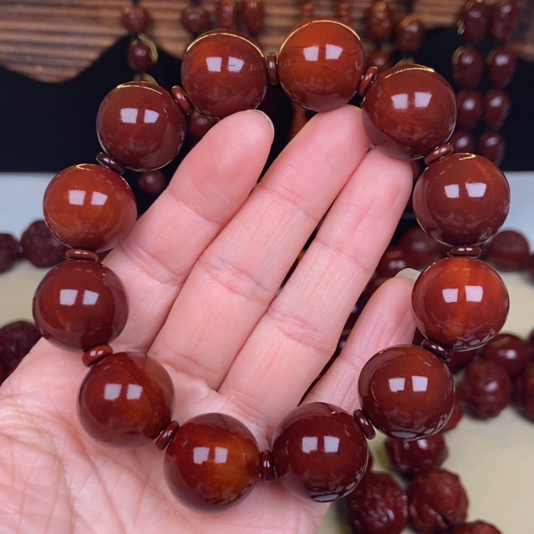 橄榄核吊坠?****?正圆光珠