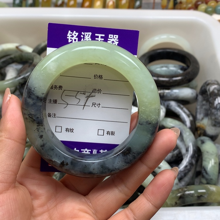 未镶嵌蛇纹石玉手镯