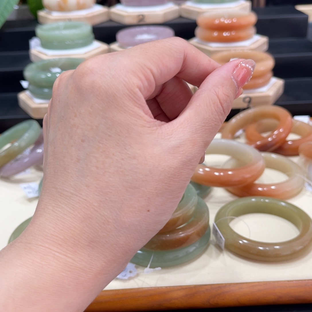 石英质玉手镯未镶嵌七*