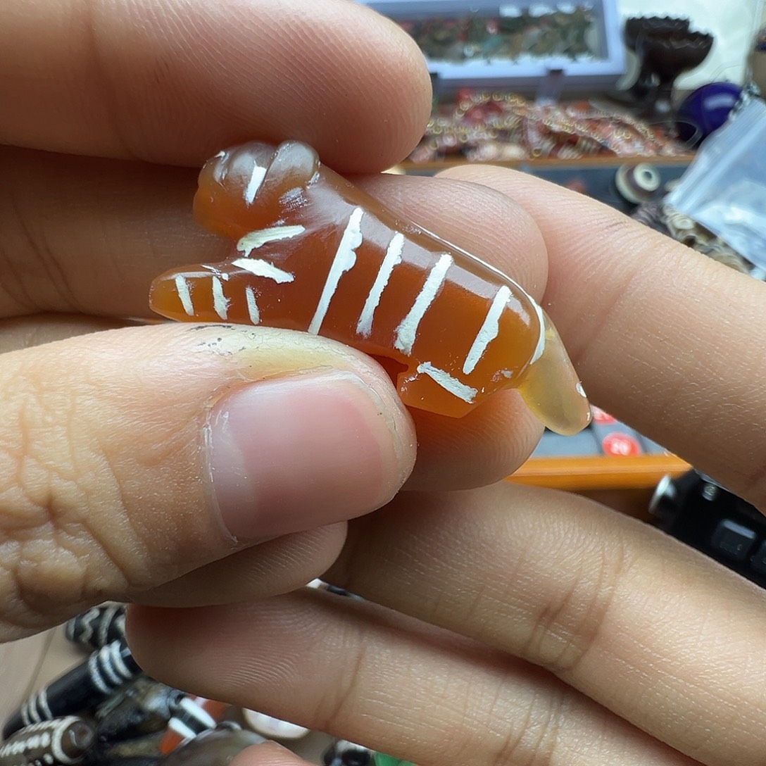 扎***觉玛瑙/玉髓足铂镶嵌珠宝半成品