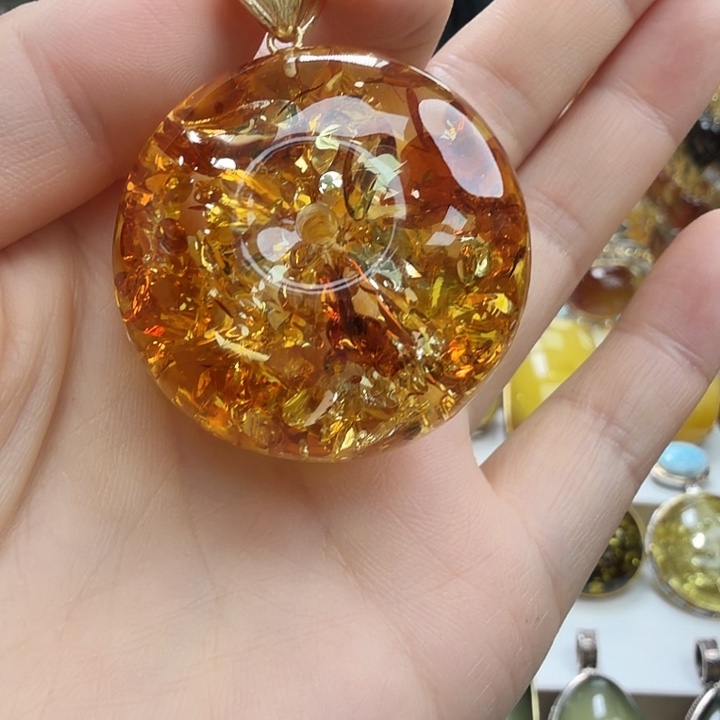 琥珀未镶嵌珠宝奇石